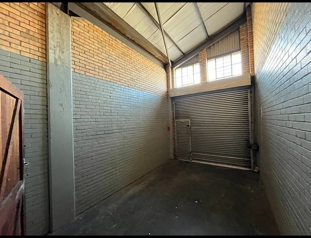 300M² WAREHOUSE TO LET IN MAITLAND